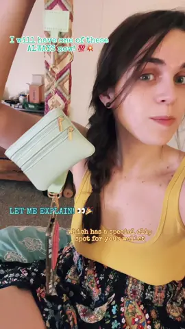 I didn’t know i needed a phone strap. But I definitely did. I think you do to! 👀✨ #phonestrap #phonewristlet #phonewallet #phonelanyard #pockets #wallets #octoberfinds #septemberfinds #seasonalessentials #sunsetsavings #touchdowndeals #falldealsforyou 