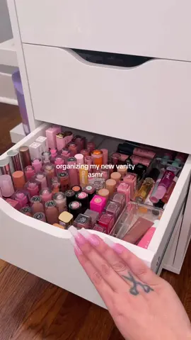 organizing makeup 🎀 #vanityroom#makeupasmr#asmr #organizewithme#beautyroom #vanitysetup#unpackwithme 