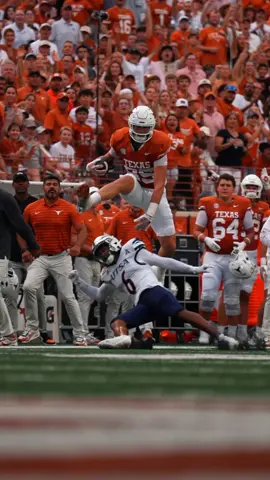 Get up ⬆️  #CollegeFootball #football #sports #college #texas #texasfootball #athlete #workout #camera