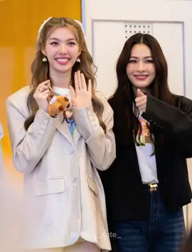 las amo, Ling es un gato negro y Orm un golden retriever 💕 | #lingling_cute_ #หมอ #thesecretofus #onlyyou #ormkornnaphat #linglingkwong #lingorm #lada #earn #tawan #ira #mexico🇲🇽 #thailand🇹🇭 #phillipines #phillipines #vietnam #fyp #viral 