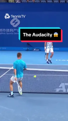 Moutet with an audacious piece of skill 😱 #tennis #tennistv #atptour #moutet #fyp 