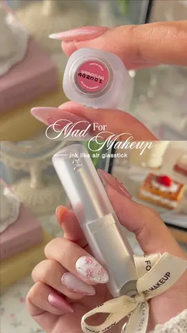 CINTAK BGT‼️ make nya harus hati hati karna super melt on ur lips💋. LOVE U @Mad For Makeup 🫵🏻🤯💝 ##glassnotgloss #lipglossswatch #lipstick #madformakeup #lipswatches #girlythings 