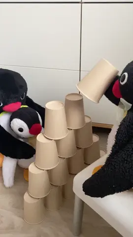 🐧🥶🗼 ・ #ピングー #pingu #ぬい撮り #ペンギン #penguin #🐧 #タワー #tower #stuffedanimals #plushies #nootnoot #japan 