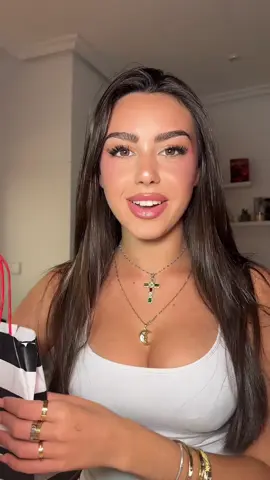 Apreciacion de mis 40 segundos flipando con los polvos de charlotte JAJA #makeup #grwm  @Charlotte Tilbury @Hourglass Cosmetics @Kylie Cosmetics 