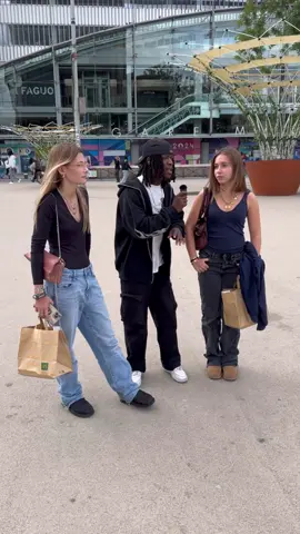 Là, je vais le présenter, deux gars #funny #p #v #fupシ