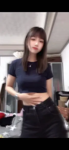 那個臉一定是很認真在記動作😀