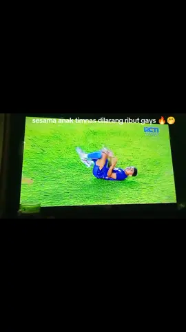 santai Nawi Ampe kartu kuning 😁#asnawimangkualam #pyp #viral #pypdong #persibvsportfc #dimasdrajad 