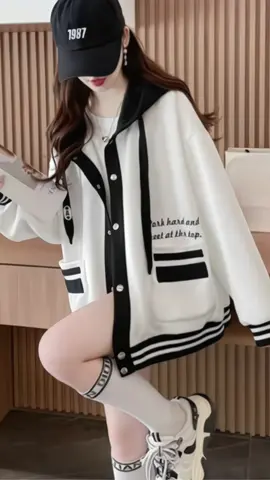 Áo khoác nỉ 1 lớp có nón phối túi đắp có nút bấm xinh xắn #aokhoacni #aokhoacniformrong #aonu #anhmieshop #xuhuong #thoitrangnu 