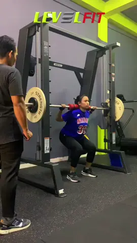 Latihan bersama PT akan menjadi lebih fokus💪😎✨ #fypシ゚viral #fyp #levelfitsemarang #gymfitnessemarang #gymsemarang #fitnesswomen #Fitness #sports #bodyideal #bodygoalzz #semarangtiktok #bodyidaman #fitnesssemarang 