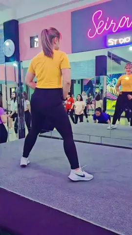 Koreo mematikannya @✋🏻❌ 🔥 #CapCut #fypシ #fyp #jj #สโลว์สมูท #jedag #zumbainstructor #zin #zumba #TikTokPromote #zumbafamily #zinbandung #zumbafitness #zumbaclass #zinbandung #zumbafitness #zumbaclass #zumbaclass #zumbadance #dance #xyzbca #zumbalover 