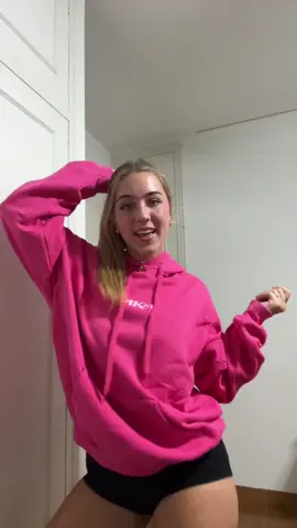 alguien me deja un sombrero de vaquera?