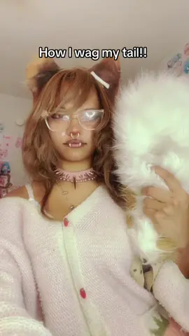 I see so many people are still confused on how I wag my tail. I am double jointed so I can stick my arm a little bit further behind my back, but it’s the same idea that I wag it with my other hand. #kemonomimi #fypシ゚viral #inumimi #fyppp #puppygirl #doggirl #pupp #furry #theriantiktok 