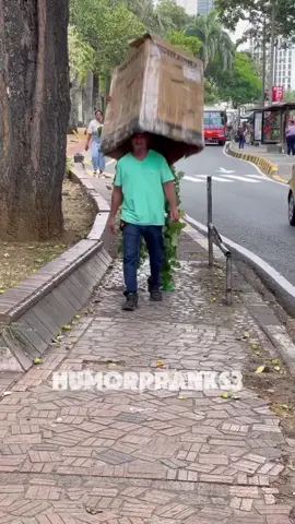 The legendary extreme box 😂 #funnyvideos #funnymoments #prankvideos #funnyvideo #funny #prank #funnyprankvideos #prankvideo #funnypranks #funnyprank #fypシ 