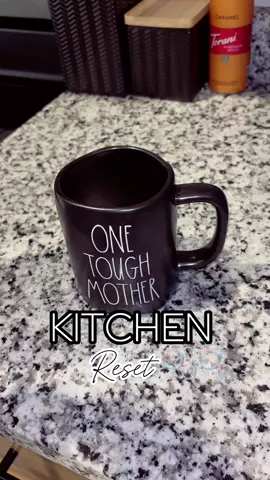 But first coffee is a must! 😋☕️ #morningcoffee #kitchenreset #cleanwithme #CleanTok #fyp #foryoupage #morningcleaning #speedclean #fy #homereset #cleanhouse #fypツ 