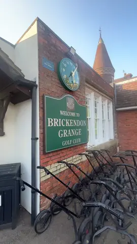 A little tour through our clubhouse⛳️ #fyp #golftiktok #golf #clubhouse #foryou
