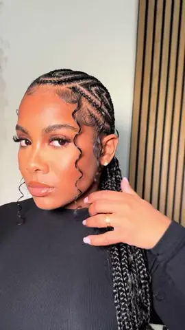 Freestyle stitch boho braids 🔥 Feel inspired? Get the look and shop braiding hair on wiggit.co.uk Repost: @braidbarldn • • • • • • • • #braids #protectivestyles #type4hair #4chair #cornrow #cornrows #cornrowsbraids #cornrowstyles #cornrowstutorial #stitchbraids #backtoschoolhairstyles#fallhairstyles#autumnhair#stitchbraidstutorials