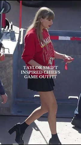 you know how to ball, i know how to style outfits🏈✨ #fyp #taylorswift #traviskelce #kansascitychiefs #chiefsgame #taylorswiftoutfit #outfitinspo #swifties #swifttok #sohighschool #taylornation 
