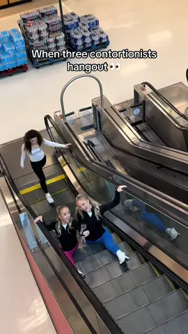 Video coming to our YT channel soon! 🩷💙🤍@Sofie Dossi #acro #contortion #twins 