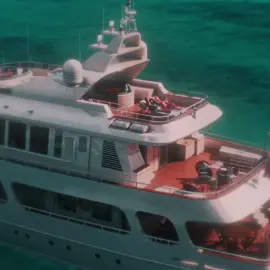 Does money make you a better person? // Highest in the room // #wolfofwallstreet #leonardodicaprio #money #rich #edit #movie #fyp #viral 