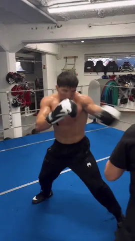 Oualy tu veux pas de cette fumer 💨🐺#baysangurchamsoudinov #baki #mma #boxe #training #tchetchene #pourtoi #viral @Baysangur 