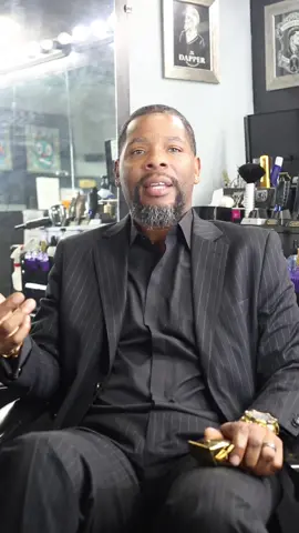 The best barber in town telling stories of what he sees outside his shop 