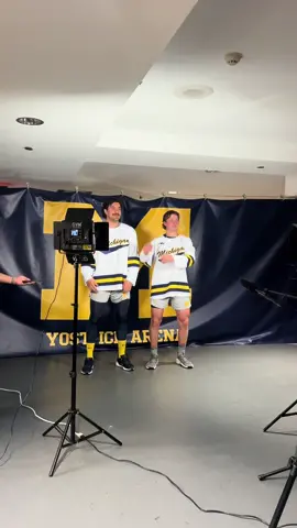 30 seconds of Daskas and Moldy trying to do the Blues Brothers Dance #goblue 