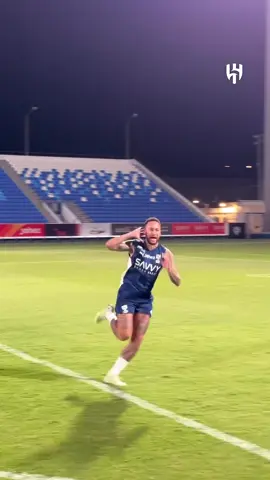 TRABALHA Y RESENHA 🤪🇸🇦 Um passo de cada vez até o retorno de Neymar. A finalização tá em dia, né?! 🎯⚽️ *Contém legenda automática 📹 @alhilal #FutebolInternacional #AlHilal #Neymar #NeymarJr #FutebolBrasileiro