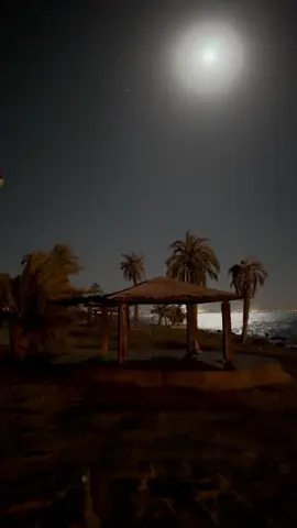 #بحر #قمر