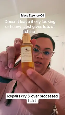 Repairing my hair and body with nothing but the best  #macaessenceoil #macapower #hair #hairtok #hairrepair #essentialoils #coldpressed #shinyhair #bouncyhair #damagedhair #karseell 