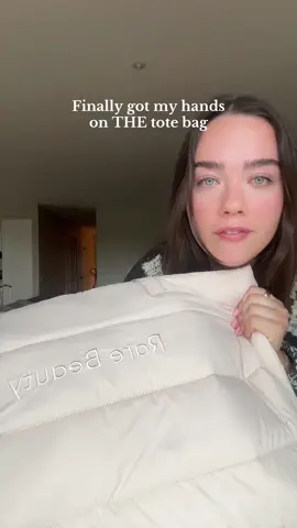 So glad I finally got one🫶😭 @Rare Beauty #rarebeauty #totebag #marypoppins #marypoppinsbag 