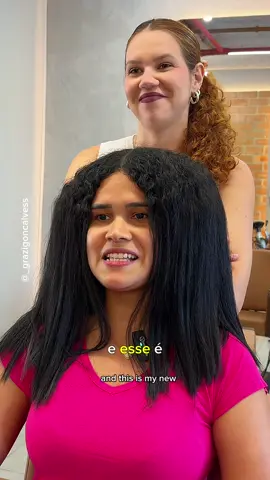 “Que nossas filhas tenham a gente como referência” A Rai merece os melhores comentários do mundo, porque ela ficou incrível ❤️ Agendamento: (21) 99600-9202 ou agende clicando no link do meu perfil  Produtos usados: máscara 2x1 + gelatina de alta fixação, ambos @arvensisoficial. Use o cupom: GRAZI e ganhe 10% de desconto em todo site da marca.  . . . #conceitograzi #especialistaemcachos #cortescacheados #grazigoncalves #bigchop #curlyhair #transicaocapilar #especialistaemcachosrj #