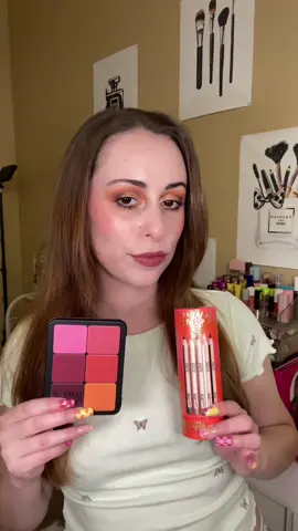 @makeupforever #gifted me there new holiday limited edition sets! ❤️🧡❤️🧡❤️ #makeupforever #makeupforevergiftedme #limitededition #holidaysets #BeautyTok #makeuptok #beautytips #makeup 