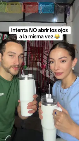 Es más difícil de lo que parece 😂😂😂 #dnacouple #parejas 