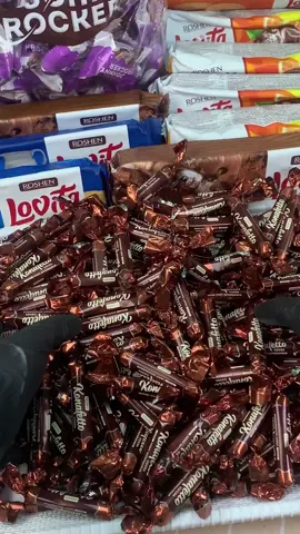 Sedapnya konafetto ni😍 #konafettoviralmekah #chocolatesedap #RoshenMy #choclatedubai #fypシ #chocolateviral 