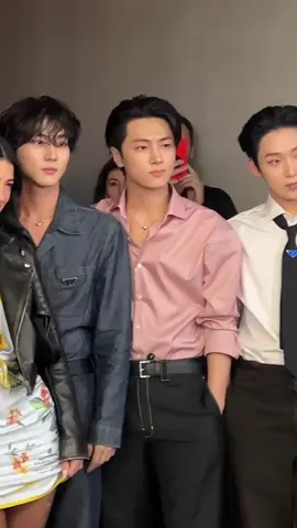 JAY IN PINK 🧎🏻‍♀️😫 MEN IN @Prada @enhypen #JAY #SUNOO #JUNGWON #PRADAXENHYPEN #PRADASS25 #ENHYPEN #jayenhypen #foryou #parkjongseong #jayedit #enhypenjay  [ctto: Charrr_特特 | xhs]