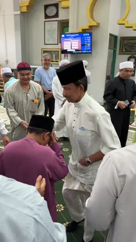 Rezeki Jumpa Dapan2 our beloved King sultan Brunei. Ni baru real Sultan  #jumaat2024 #islam #sultanbrunei #khalifah #brunei 