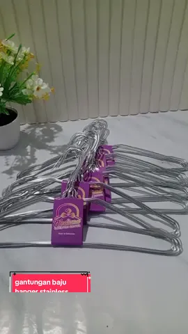 gantungan baju hanger stainless kawat baja besi #gantunganbaju#hanger#gantunganbajustainless#gantunganbajustainlessteel #hanger#spreicantik 