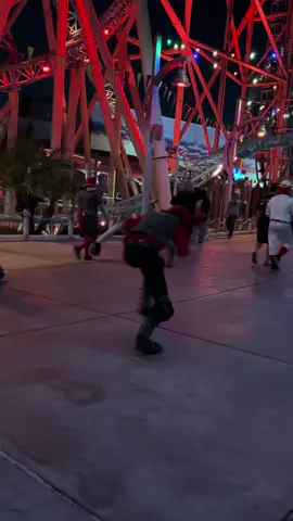 Clownin Around 🤡  #knotts #knottsscaryfarm #knottsberryfarm #scaryfarm #halloween #halloweenishere #buenapark #knottstok @Knott’s Berry Farm #clown #scareactor 
