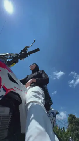 #fyppppppppppppppppppppppp #fypシ #fypdong #soudvirall #gabutdoang #ceweksupermotocantik #supermotoindonesia 