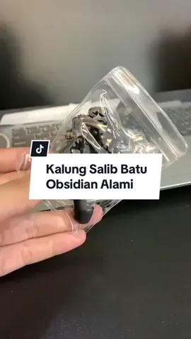Kalung Salib Batu Obsidian ini cocok untuk cowok dan cewek Kristen #kalungsalibbatuobsidian #salib #kalungsalib #aksesorisrohani 
