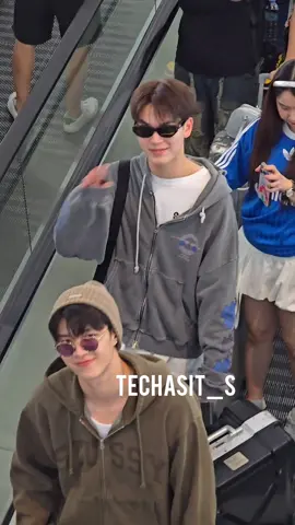 มีนปิง จุ๊บจุ๊บ @PINGPING  @Lucifer. #pingkrittanun  #meennicha8 #meenping 