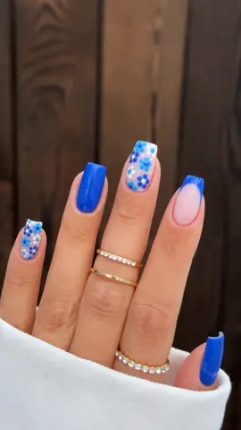 Blue Flowers Nails 💙💅🌼 #bluenails #flowersnails #nails #nailsart #nails💅 #nailsartvideos #nailart #nail #nailsalon #nailsoftiktok #londonnailtech 