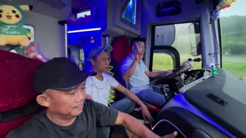 Mưa bão vẫn đưa các thượng đế vào tp ngàn hoa ạ#xuhuongtiktok #quangdung 