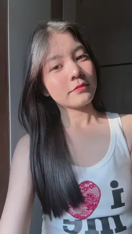 สายตาเธอเป็นประกาย 
