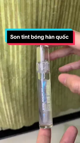Son tint bóng Hàn Quốc Romand Glasting Water Gloss dưỡng ẩm , mướt môi, ko bết dính, căng mọng #cosmetic #memminmoi #khongkhomoi #khongbetdinh #watergloss #duongammoi #cangbongmoi #muotmoi #romand 
