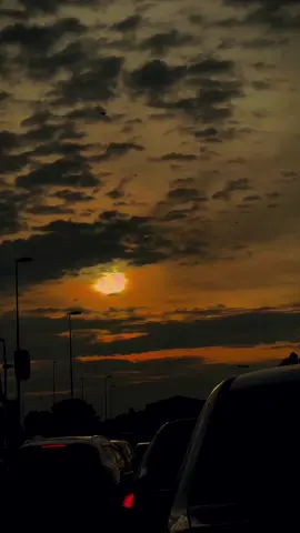 🫴💜 #mugamoodi #vaayamoodisummairuda #relaxingvideos #vibess #sunsetvibes #eveningvibes #fypシ #foryou #fyp #treanding #narenthiran_7 #gg99 #tamilwhatsappstatus #tamiltiktok 