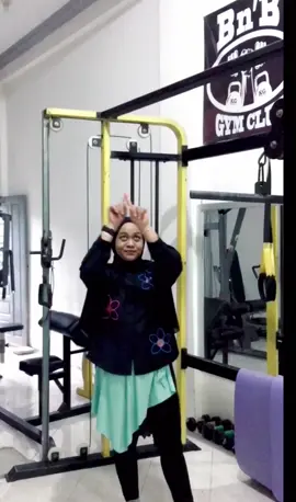 pake PT tiba2 badan udah keren aja, yuk capai body goalsmu di bnb fitness club sekarang juga!! 😍💪🏻 .  #fyppppppppppppppppppppppp  #bandaaceh #fyp #fy #gym #onlymuslimah 