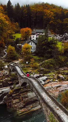 Magical place #alicevan #nature #adventure #hikingvideos #girlintights #hotgirl  #fitneesgirl #mostbeautifullplace #naturegirl #girlinnature #Hiking #beautifulworld #naturewolrd #trevlinggirl #mountains #adventuregirl #beauty #girlinjeans #girlinpant #girlinshort 