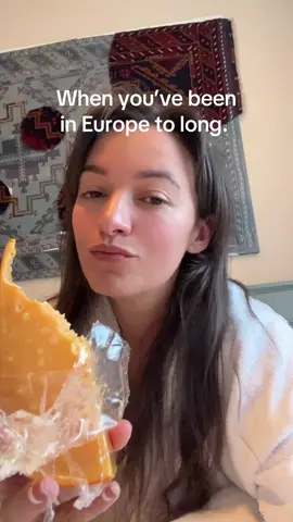 Felt right #antwerp #antwerpen #paris #france #amsterdam #millennial #life #MentalHealth #travel #europe #lifehacks #health #cheese #bed #food 