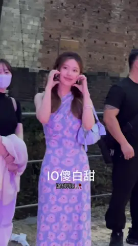 จ้าวลู่ซือมี่งานมิลาน แฟชั่นวีค ที่ประเทศอิตาลี่ 🇮🇹 น้องเดินมาทักทายแฟนคลับใกล้มากๆ น่ารักสุดๆ 🥹 น้องมาในนามของโฆษกระดับโลกของ Versace สวย ปังมากๆ #赵露思 #Rosyzhao #จ้าวลู่ซือ #ZhaoLusi #trieulotu #조로사 #VERSACExZhaoLusi #VersaceSS25 